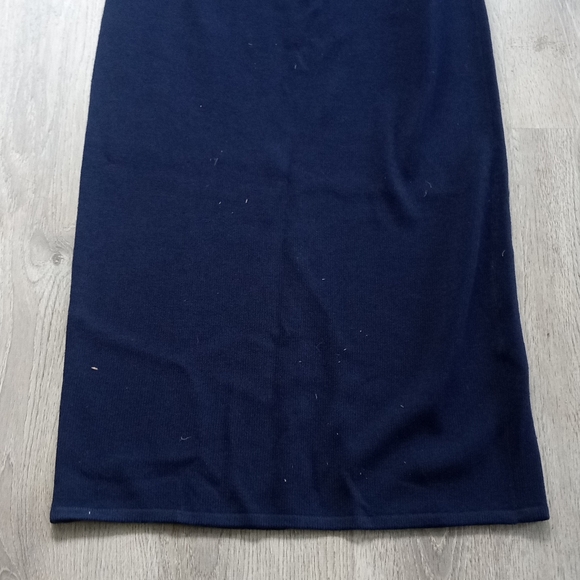 St. John skirt - Picture 2 of 2